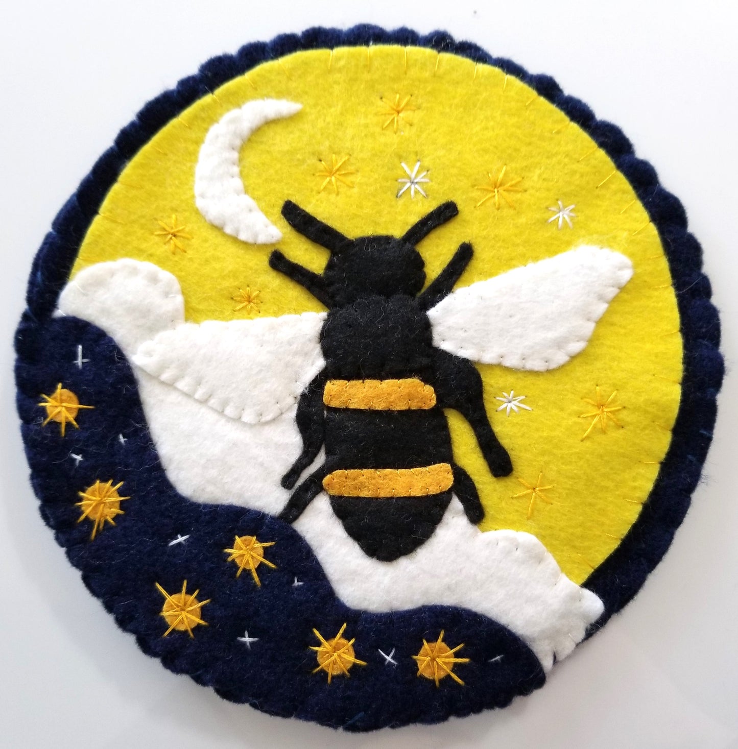 Celestial bee felt mug rug pdf pattern Night Bee, embroidery template, sewing pattern, embroidered felt pdf, embroidery pattern, bumble bee