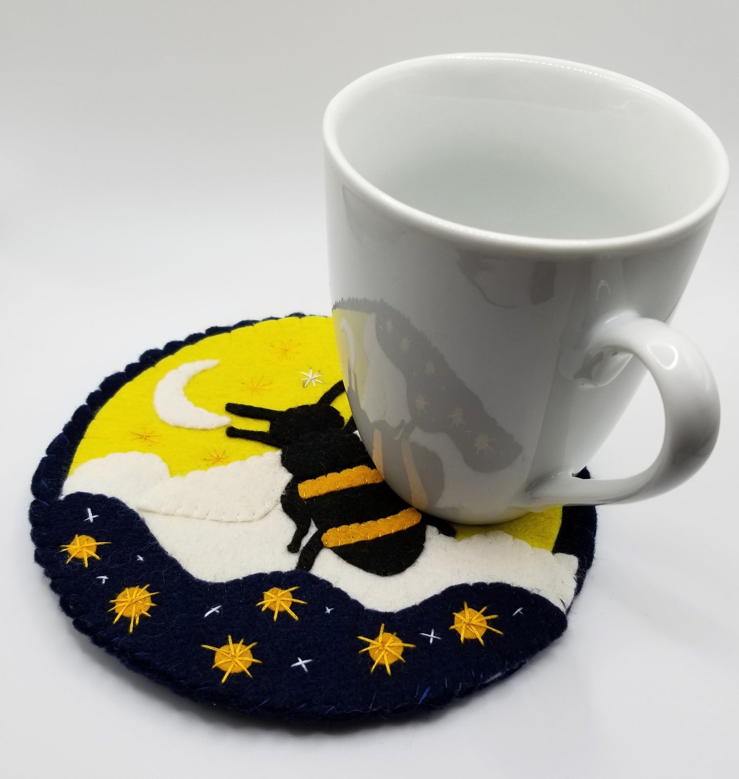 Celestial bee felt mug rug pdf pattern Night Bee, embroidery template, sewing pattern, embroidered felt pdf, embroidery pattern, bumble bee